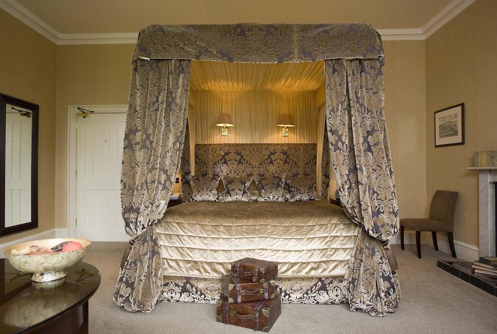 Mar Hall Golf & Spa Resort Bishopton  Luaran gambar A four-poster bed