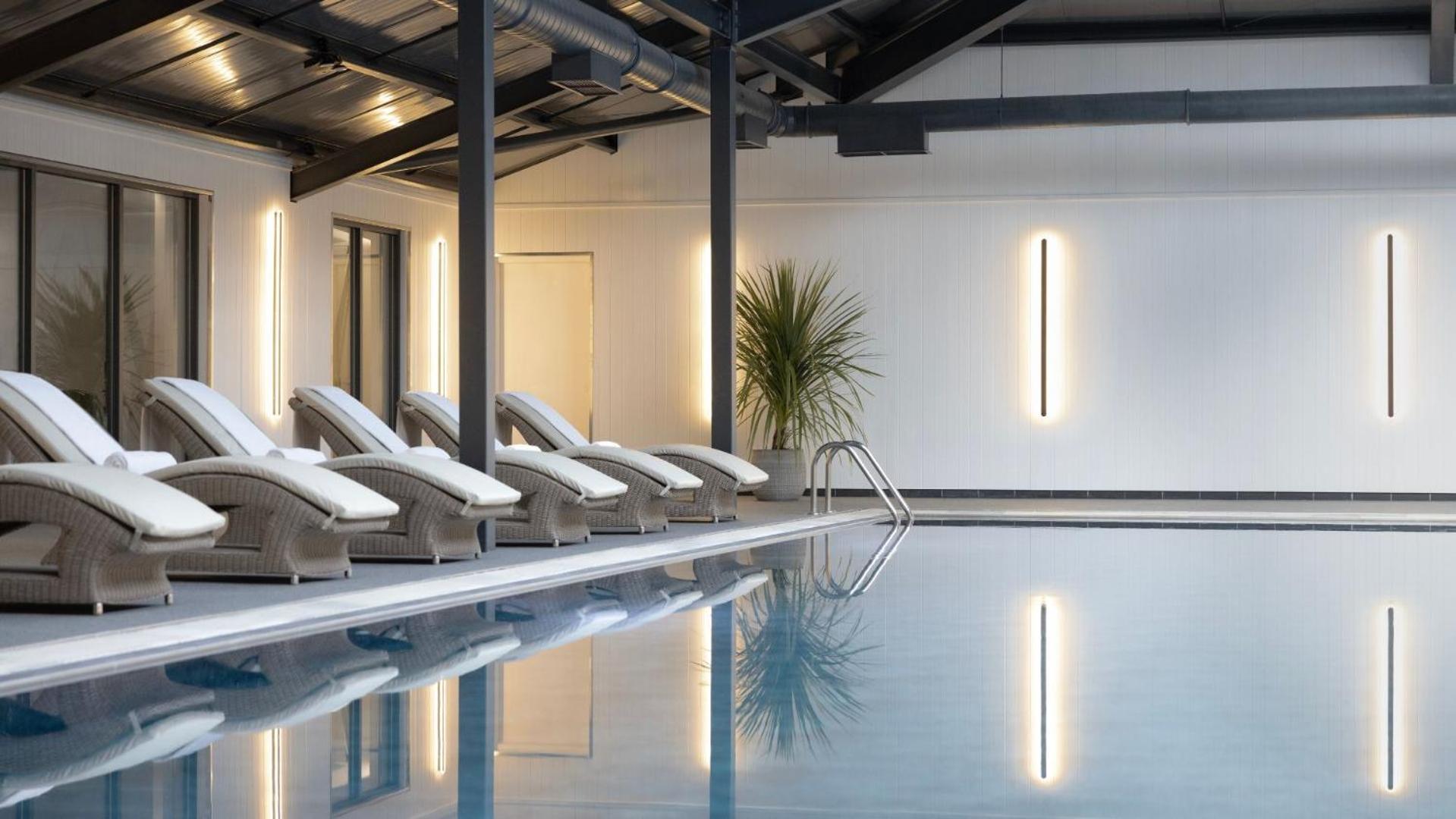Mar Hall Golf & Spa Resort Bishopton  Luaran gambar The swimming pool at the hotel