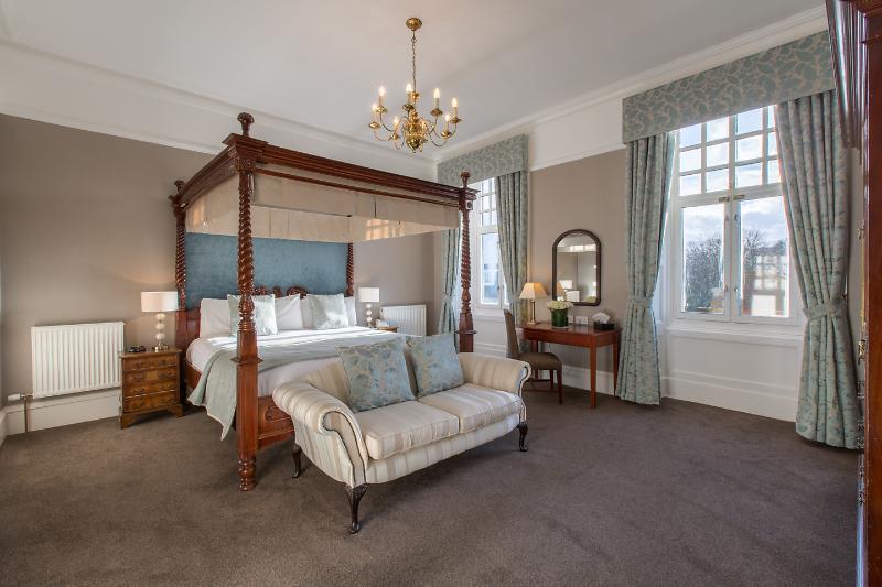 Mar Hall Golf & Spa Resort Bishopton  Luaran gambar A bedroom at the hotel